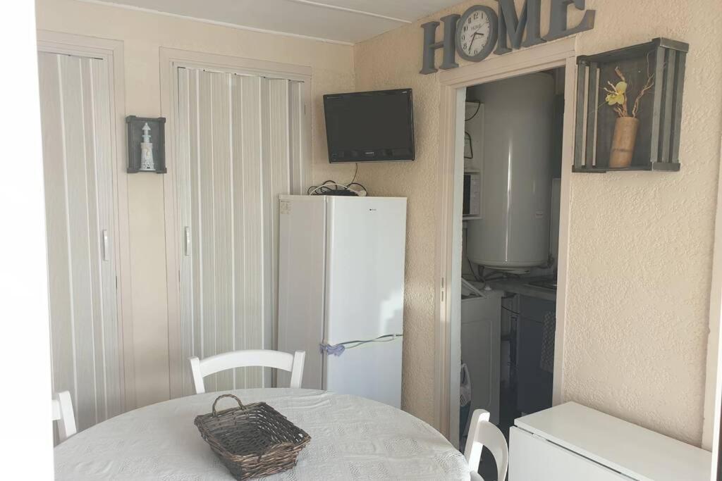 chalet typique 50 m de la mer Rue des Cormorans Tr, 11430 Gruissan