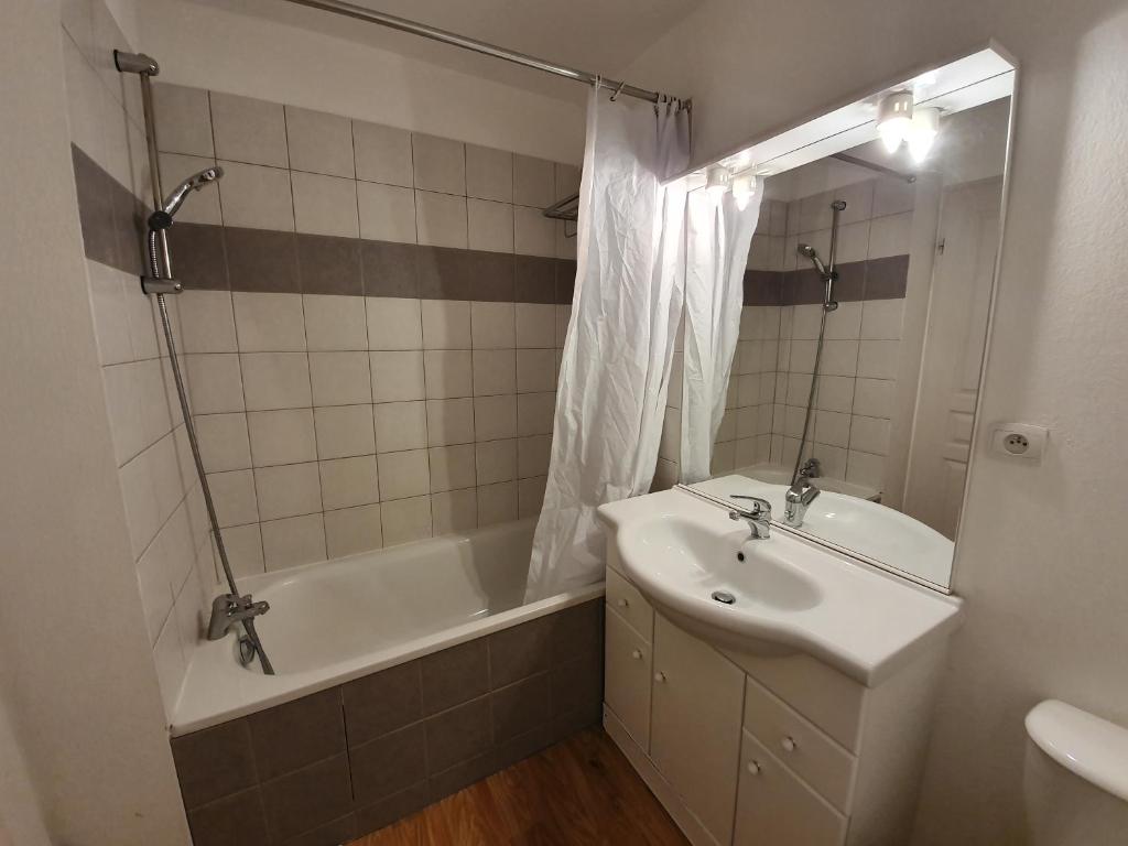 Appartement Chalets de Bois méan - T3 - Coin montagne 7 personnes - BMD803 Route de Bois Méan 05200 Le Mélézet