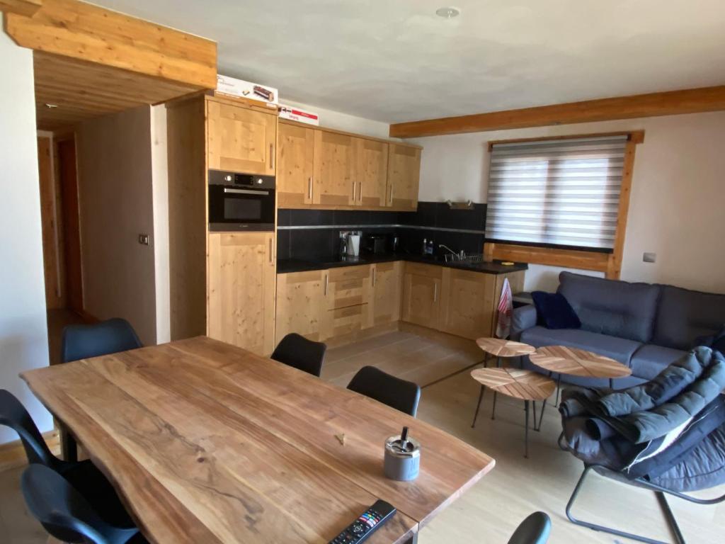 Chaleureux app 6p, balcon, pkg, accès spa/piscine 980 Route de la Bechigne, 74390 Châtel
