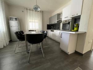 Chaleureux appartement avec entrée indépendante .