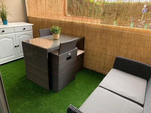 Chaleureux appartement face au Port Sta Lucia, tout à pieds, wifi