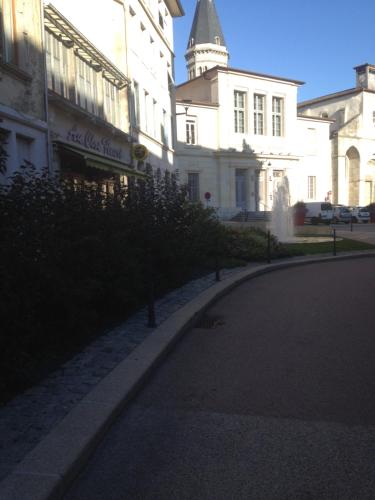 CHALEUREUX APPARTEMENT