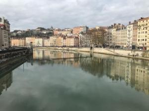Chaleureux studio cœur St Jean Bellecour