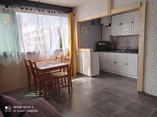 Chaleureux studio en bord de mer