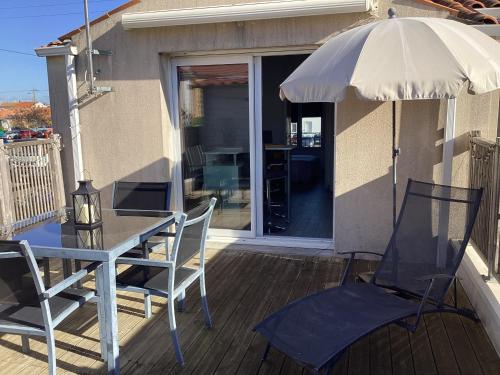 Chaleureux T2 30 m2 et sa terrasse bois 16 m2