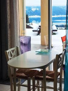 chambre 2 vue lac av piscine