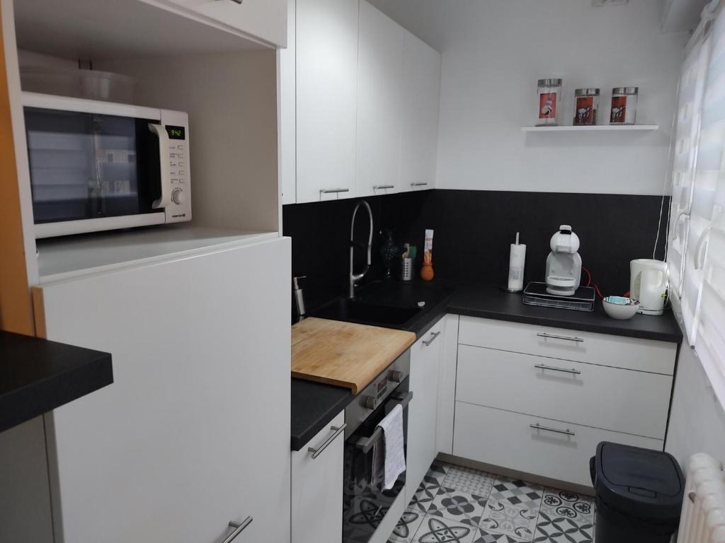 Chambre grand lit \ 14360 Trouville-sur-Mer