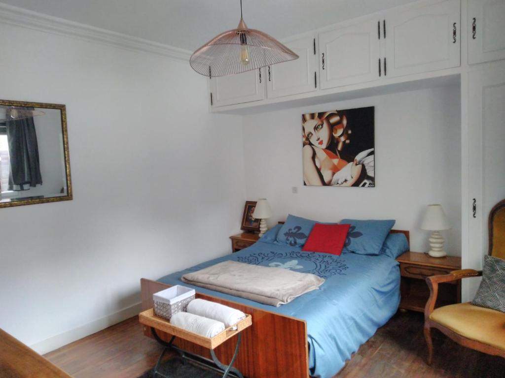 Chambre Marguerite, au 1er- Villa Chaumonty 15 rue du tennis, 24000 Périgueux