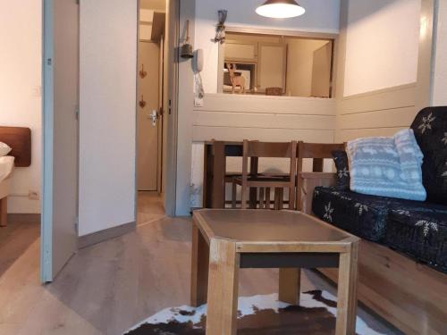 Appartement Appartement Chamonix-Mont-Blanc, 2 pièces, 4 personnes - FR-1-517-62 247 avenue de Courmayeur Code accès : B0921 Chamonix-Mont-Blanc