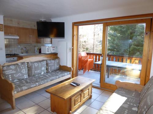 Appartement Appartement Champagny-en-Vanoise, 4 pièces, 8 personnes - FR-1-464-47 RÃ©sidence Cristal - La Roue - Champagny-en-Vanoise