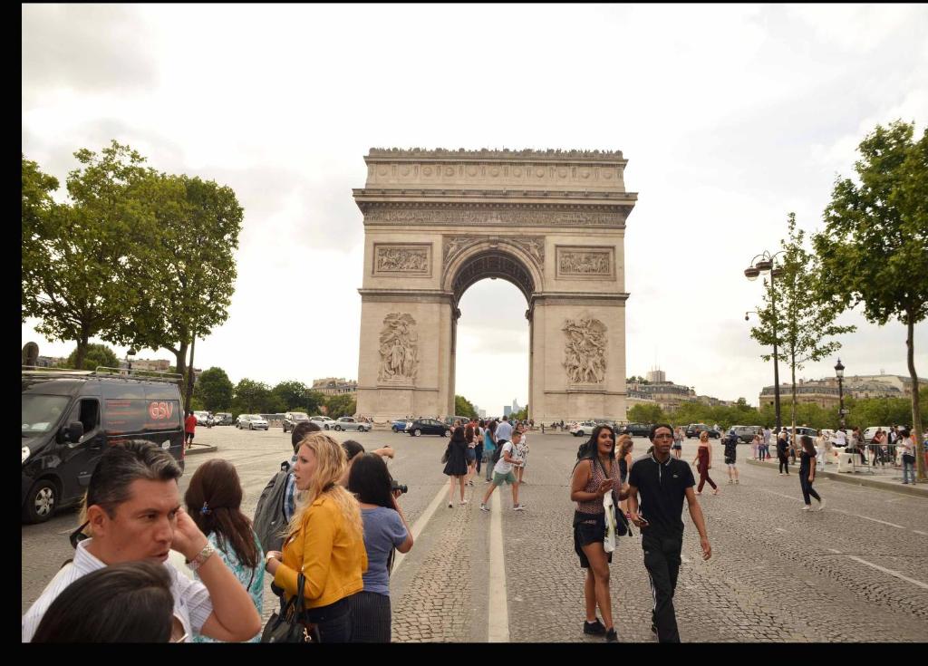 Champs Elysées apartment 1 14 Avenue des Ternes, 75017 Paris