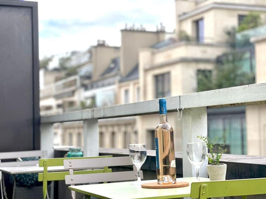 Appartement Champs Élysées-Belle terrasse, luxueux appartement 18 Rue de Berri 75008 Paris