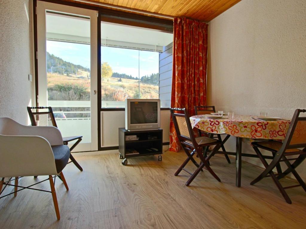 Appartement Appartement Chamrousse, 2 pièces, 4 personnes - FR-1-340-39 390 Route De La Croisette -  - Roche Beranger, 38410 Chamrousse