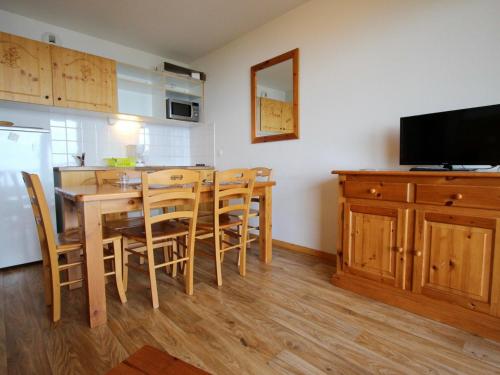 Appartement Appartement Chamrousse, 2 pièces, 6 personnes - FR-1-549-5 793 ROUTE DE LA CROISETTE Chamrousse