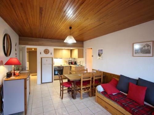 Appartement Appartement Chamrousse, 2 pièces, 6 personnes - FR-1-549-82 865 Route de la croisette ROCHE BERANGER Chamrousse