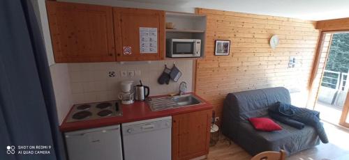 CHAMROUSSE 38410 A BACHAT 1700 M APPARTEMENT 4 PERSONNES