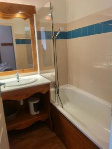 CHAMROUSSE-SPORT&DETENTE appartement 6 couchages avec superbe vue