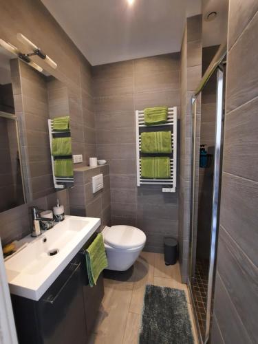 Charmant 2 pièces avec jardin privé - bord de mer