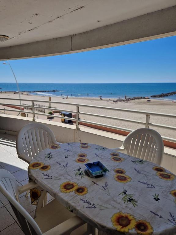 Appartement Charmant 70m avec BALCON en front de mer ! 28 Boulevard Sarrail 34250 Palavas-les-Flots