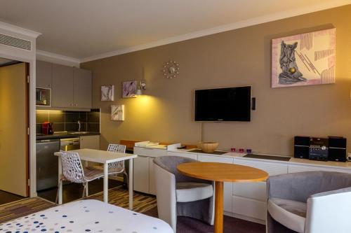 CHARMANT apartment at the gates of PARIS
