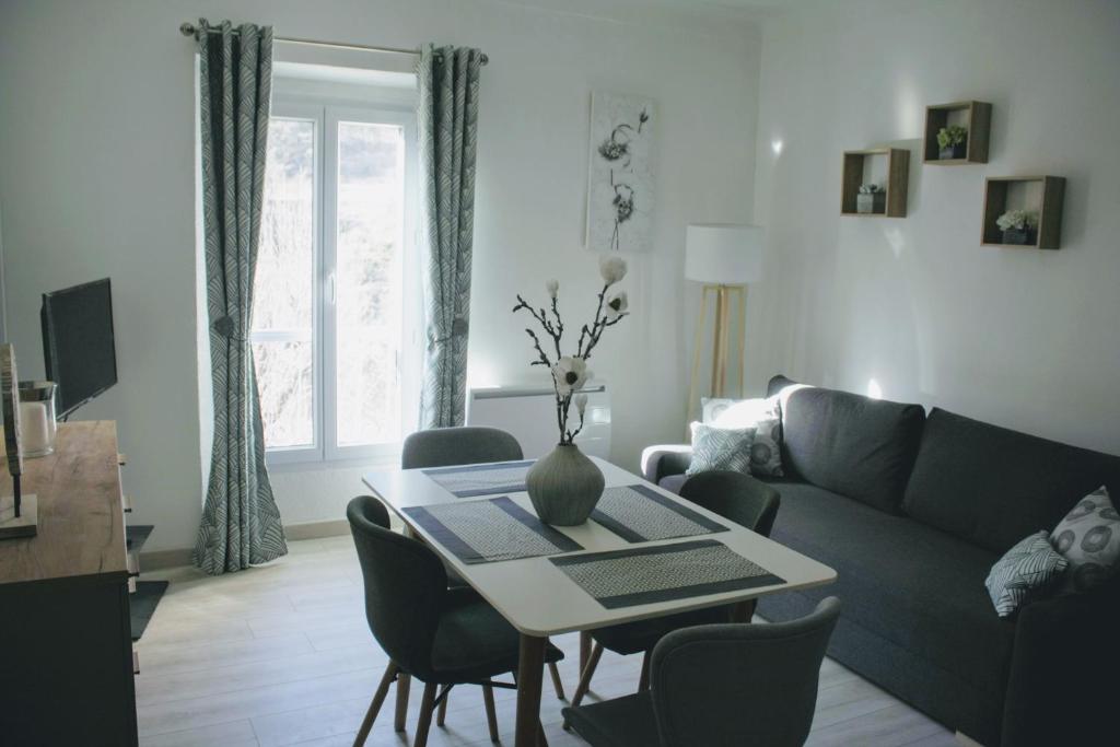 Appartement Charmant appartement au cœur des grès d Annot Résidence Eden Roc 9 Le deffend 04240 Annot