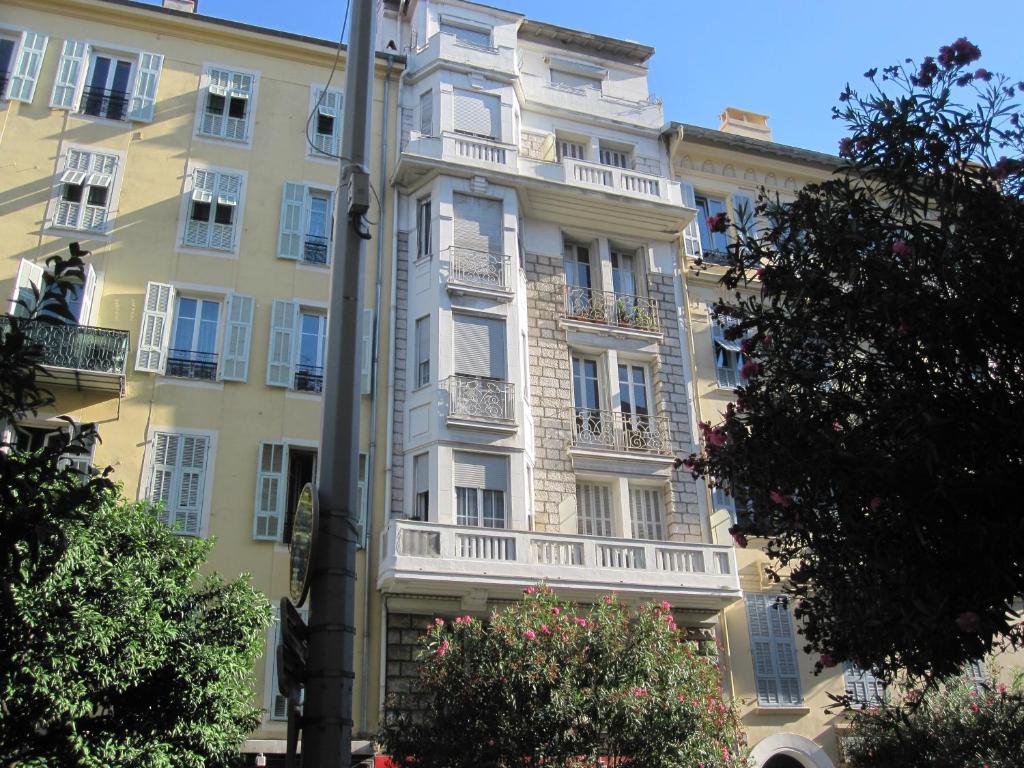 Charmant appartement au centre de Nice 23 Boulevard Raimbaldi, 06000 Nice