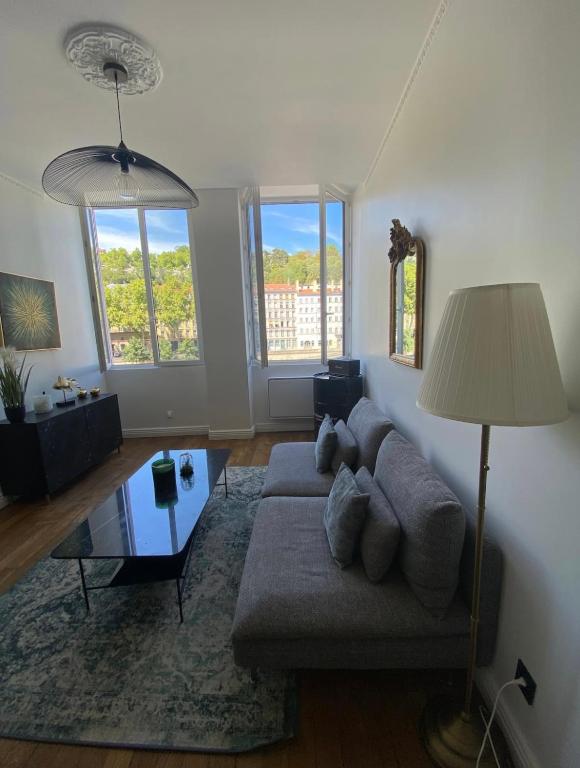 Charmant appartement avec vue exceptionnelle - plein cœur de Lyon 76 Quai de Pierre-Scize, 69005 Lyon