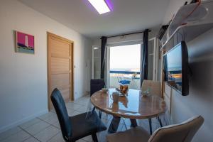 Appartement Charmant appartement avec vue imprenable sur la mer du Bargeouri, résidence Eden Roc, 9 85100 Les Sables dʼOlonne Pays de la Loire