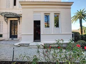 Charmant appartement dans villa avec parc