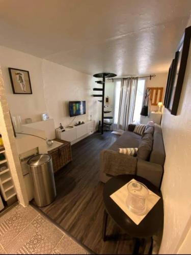 charmant appartement en duplex petit exterieur 50m de la plage