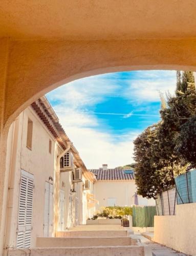 charmant appartement en duplex petit exterieur 50m de la plage