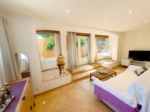 Charmant appartement en rez de jardin, à Saint-Tropez