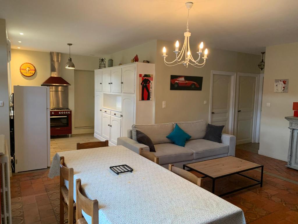 Appartement Charmant appartement jardin/parking privé 4 personnes 96 Place de Quaire 63150 La Bourboule