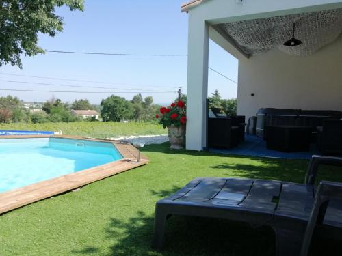 charmant appartement pour 4 personnes piscine et Spa privés