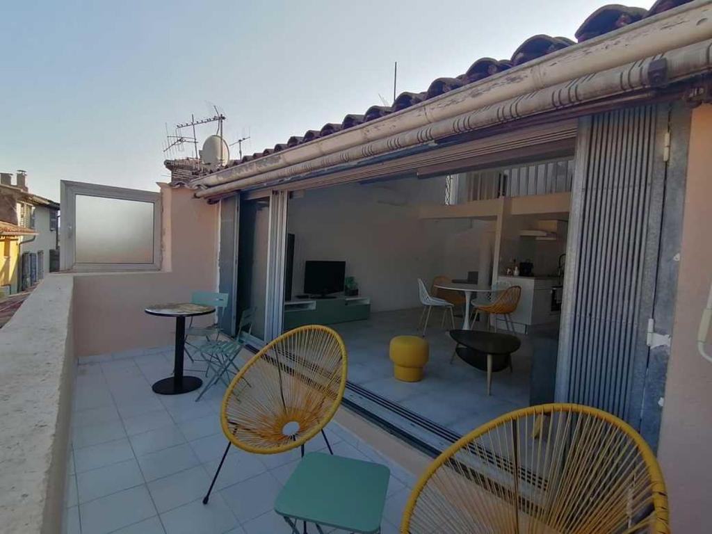 Charmant appartement terrasse sur les toits 11 Rue des Augustins, 06130 Grasse