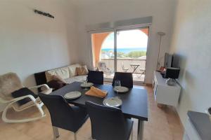 Charmant appartement vue mer à 100m de la plage.