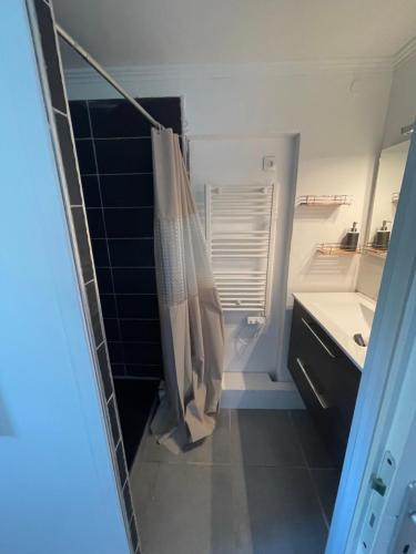 Charmant deux pièces dans maison
