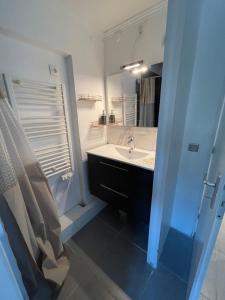 Charmant deux pièces dans maison