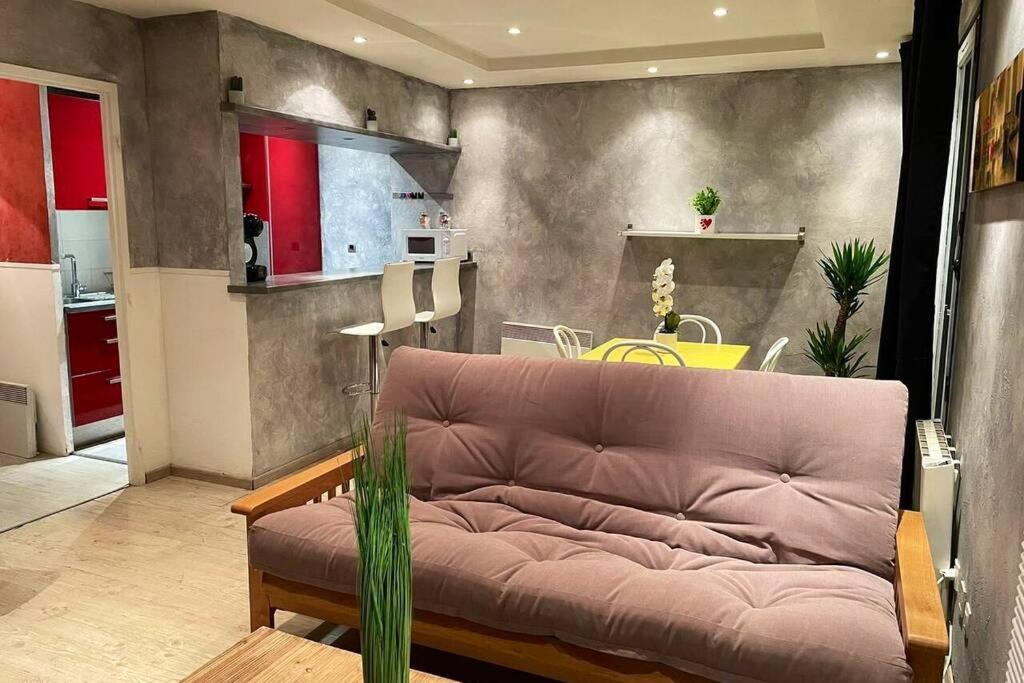 Appartement Charmant Duplex, à 10 min de là frontière, Ornex 65 Rue des Bois 01210 Ornex