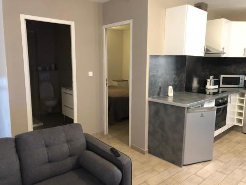 Charmant F2 dans joli village Corse