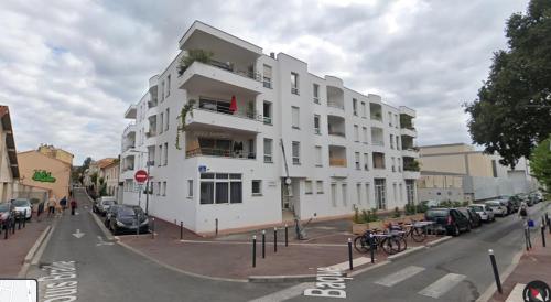 Charmant Grand T2 avec Garage en Centre Ville