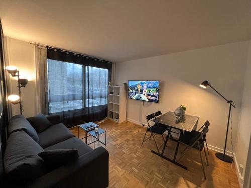 Charmant logement vue sur Seine en plein centre