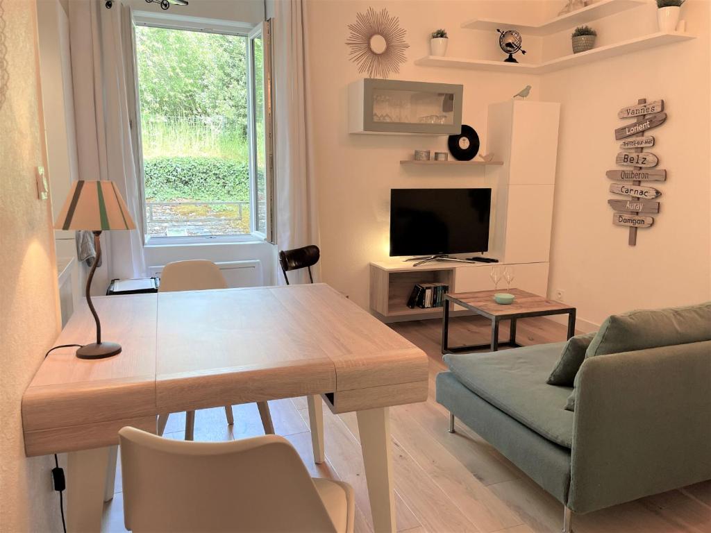 Appartement Charmant studio au centre de la ville 1er étage 27 Rue Monseigneur Tréhiou 56000 Vannes