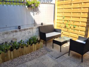 Charmant Studio avec terrasse et cours privé/5