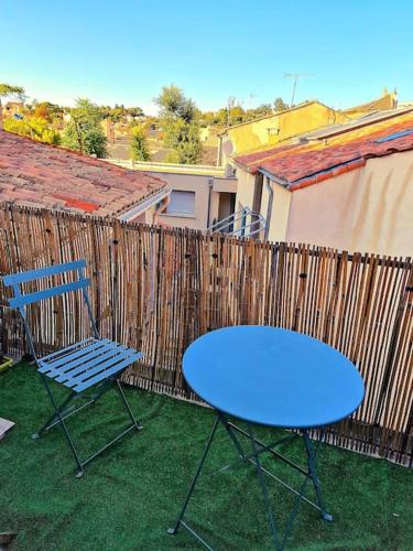 Charmant studio central avec terrasse et parking