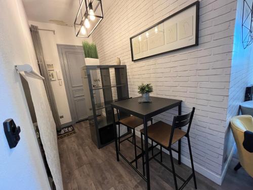 Charmant studio centre ville au calme avec wifi et parking possible
