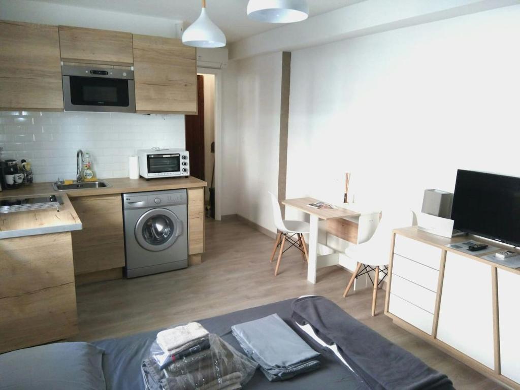 Appartement Charmant studio climatisé à 300m du port. Refait à neuf. 4 Rue Impératrice Eugénie 20200 Bastia