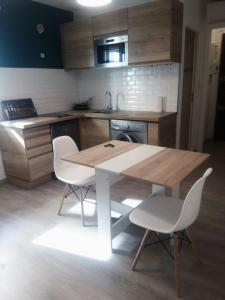Appartement Charmant studio climatisé à 300m du port. Refait à neuf. 4 Rue Impératrice Eugénie 20200 Bastia Corse