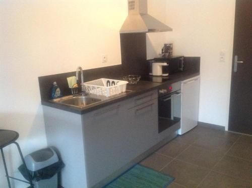 charmant studio dans résidence neuve et calme