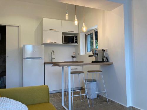 Charmant Studio dans villa - parking - jardin